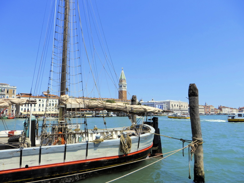 harbor, nautical Vessel, sailboat, 4K, travel, palace, canal, sky, mode of transportation, city, no people, blue, nature, day, clear sky, ship, outdoors