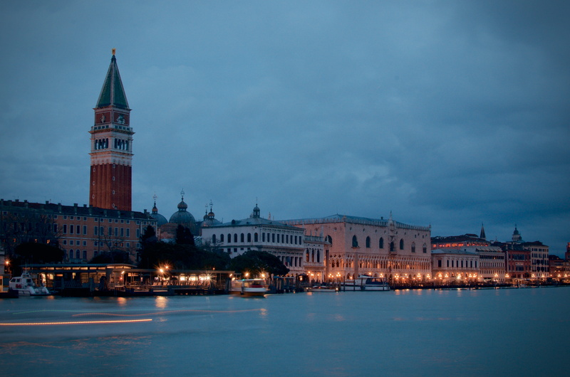st. marks campanile, government, venice, the past, night, illuminated, outdoors, travel destinations, spire, building exterior, water, history, cloud - sky