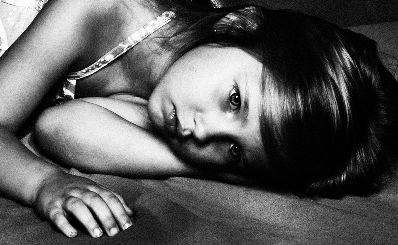 beautiful woman, women, Eyes, White, looking at camera, Girl, childhood, Blue, home interior, sorrow, Dramatic, Black, ages, grayscale, indoors, Forlorn