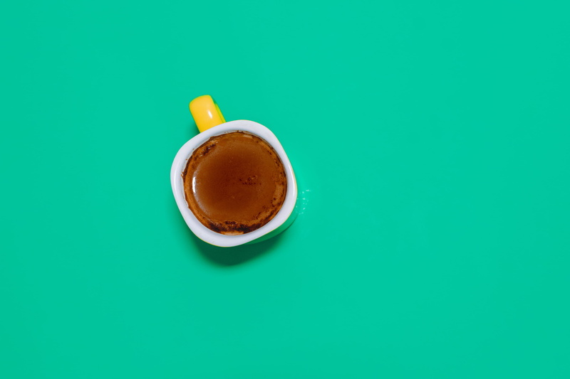 mandolin, latte, drink, crockery, restaurant, indoors, art, table, food, cup, musical instrument, 2K, surface, beverage, porcelain, coffee, refreshment