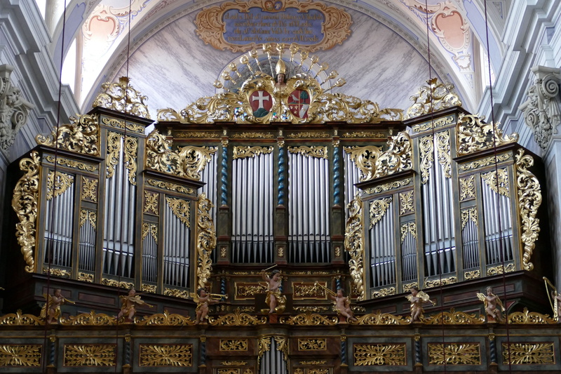 arts culture and entertainment, belief, pipe organ, building, travel destinations, 5K, mural, indoors, baroque, ceiling, organ, built structure, history