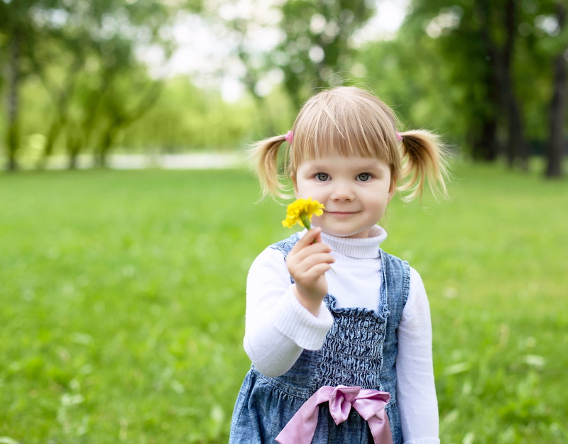 outdoors, caucasian Ethnicity, beauty, children, meadow, plant, flowers, 2K, cheerful, girl, lifestyles, standing, summer, innocence, s, hairstyle, front view