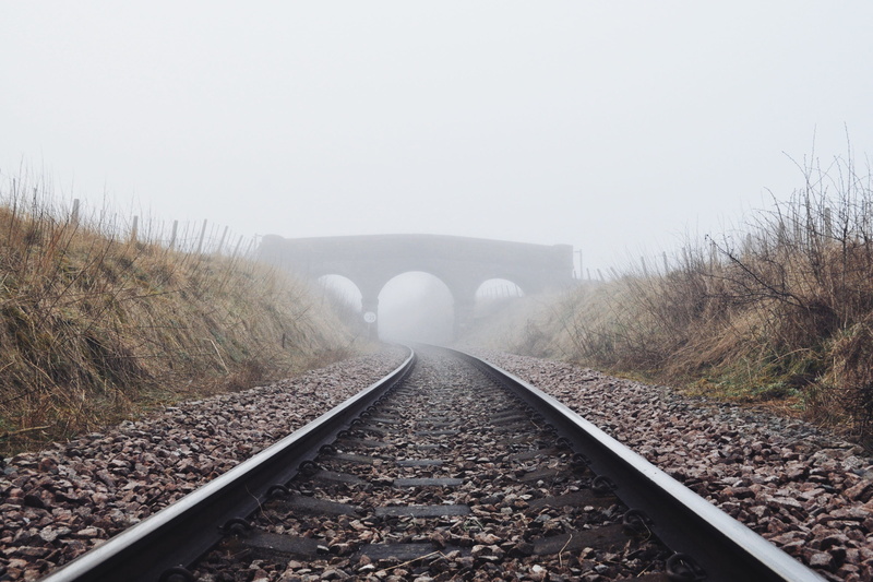 rail transportation, 2K, nature, rail, bridge, daytime, railway, architecture, connection, trail, railroad track, gravel, archway, grasses, diminishing perspective
