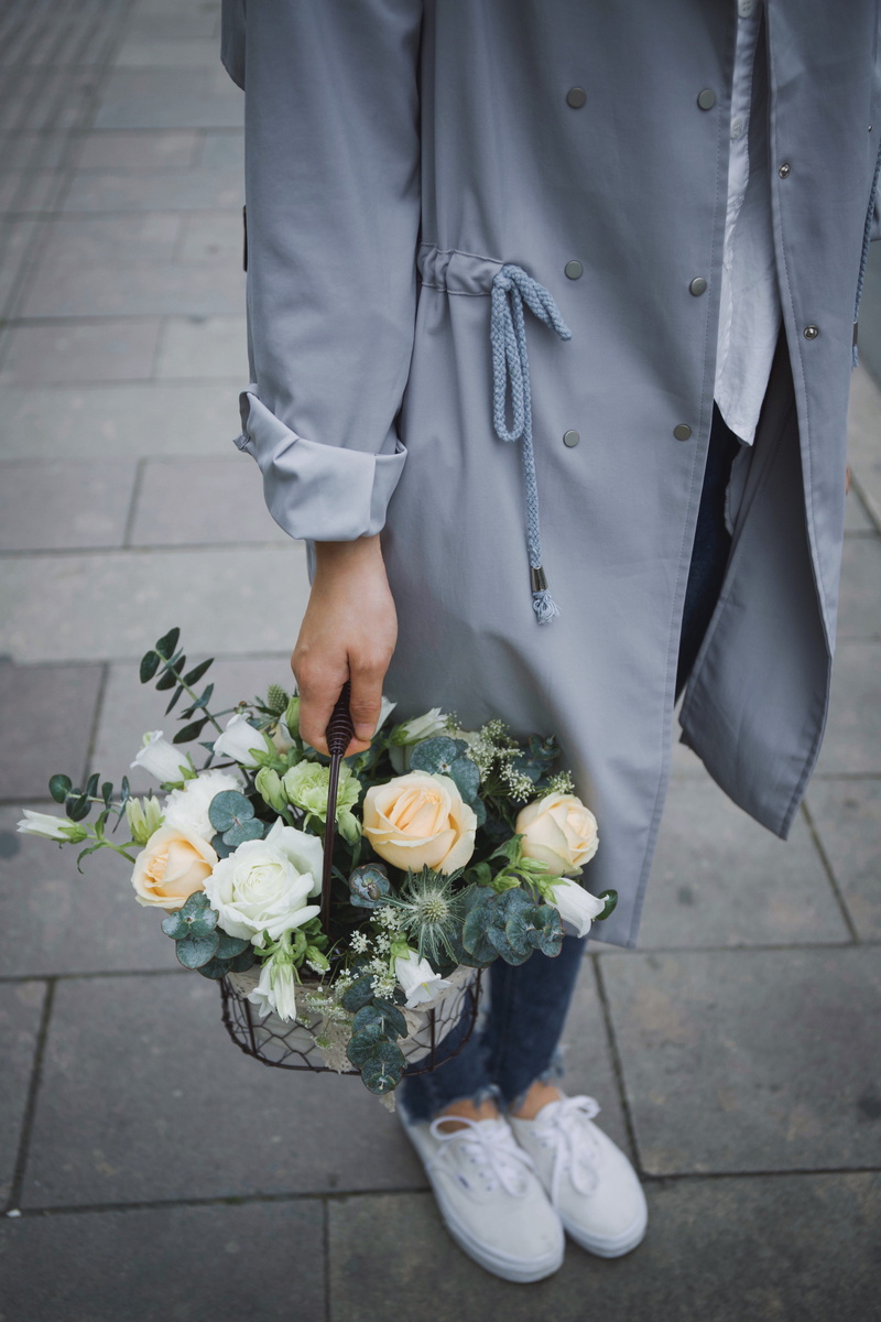 urban, bouquet, food and drink, wellbeing, food, white shoe, basket, white, holding, men, gray, wearing, flower, grey, real people, high angle view, detail