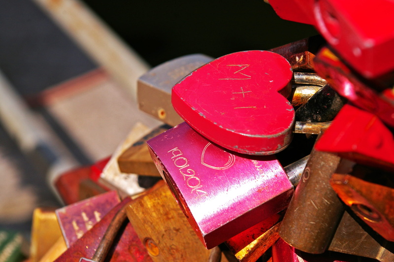 metal, warnemünde, protection, red, close-up, connectedness, heart shape, selective focus, high angle view, promise, closed, love, completed, love symbol