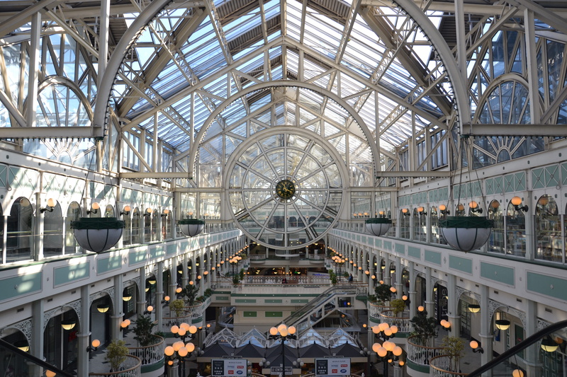 glass, shopping, 4K, clock, lamp, incidental people, metal, crowd, large group of people, real people, architecture, transportation, dublin, indoors, commercial center