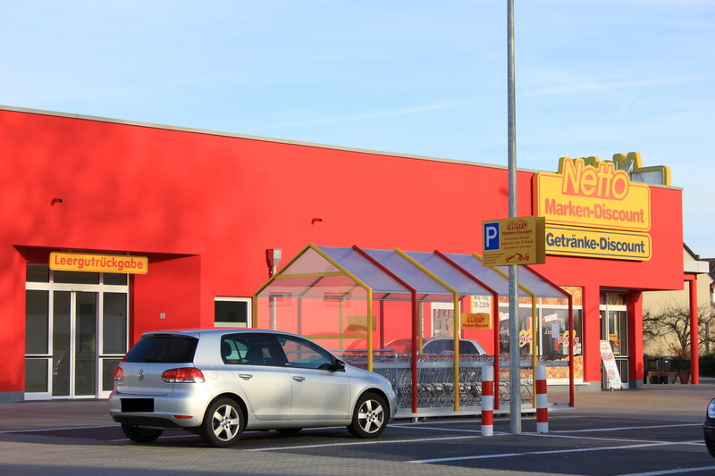 parked, net, business, city, day, street, germany, mode of transportation, near, nature, refueling, moerse, save, transportation, store, text, Discounter