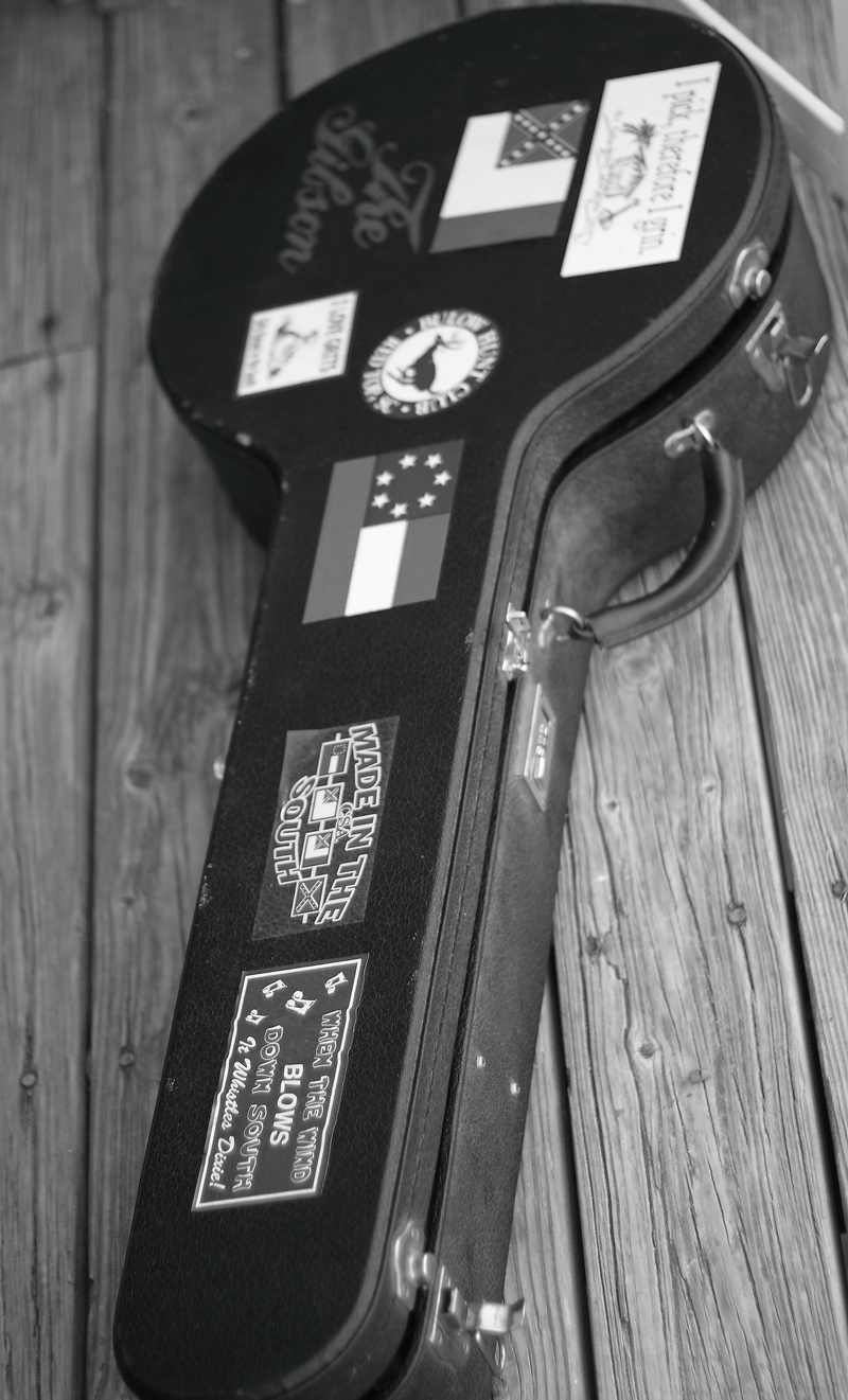 Banjo, focus on foreground, control, connection, mandolin, telephone, Musical, text, backdrop, communication, day, old-fashioned, Bluegrass, personal accessory