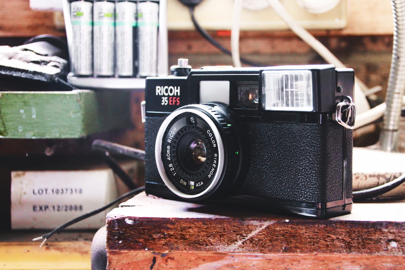no people, canon, technology, equipment, focus on foreground, antique, retro, lens, camera, photography themes, zoom, workshop, dial, shed, still life