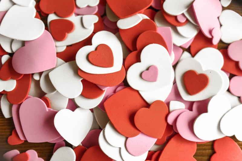 bokeh, couple, large group of objects, heap, backgrounds, indoors, light, valentines, heart, valentines day, candy, romantic, directly above, pill, heart shape