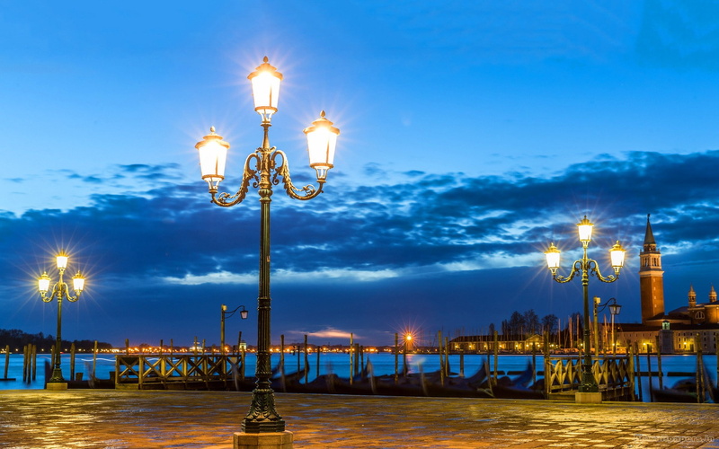 sky, romantic, evening, lit, street, 1080P, clouds, promenade, sea, anchored, gondolas, hd, scene, shore, lamps, venice