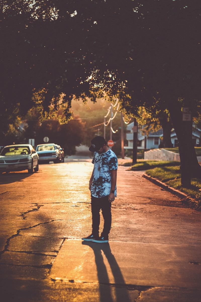 trees, road, motor vehicle, full length, lifestyles, streets, cap, car, city, iowa, 5K, outdoors, standing, sioux city, street, leisure activity, tree