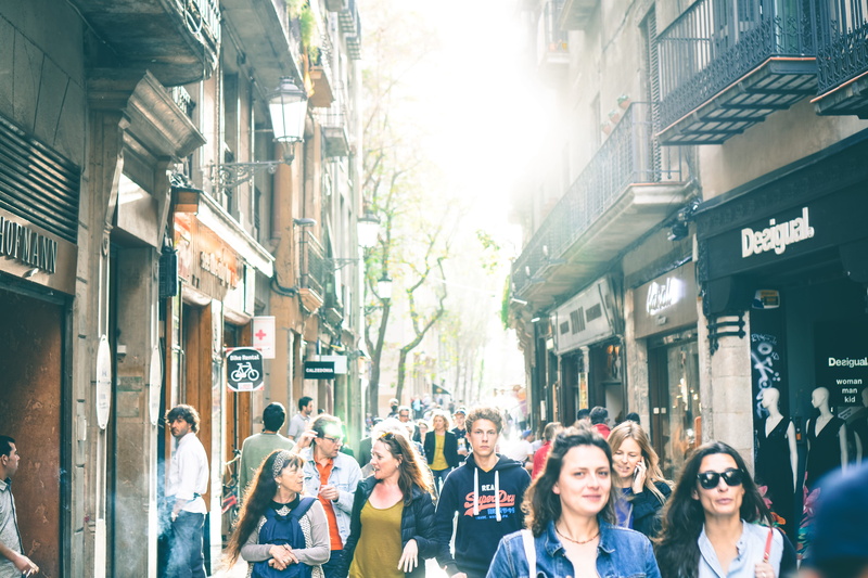 day, women, 5K, young adult, men, street, leisure activity, candid, busy, people, shopping, lifestyles, social, built structure, spanish, evening, human
