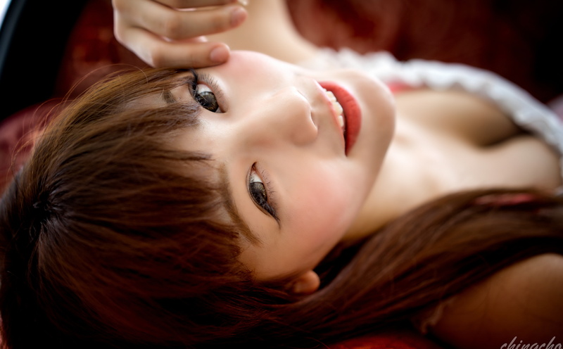 one person, human body part, brown hair, looking, Beautiful, Young, beauty, hand, Girl, lying down, young women, Eyes, shes, portrait, headshot, Posing