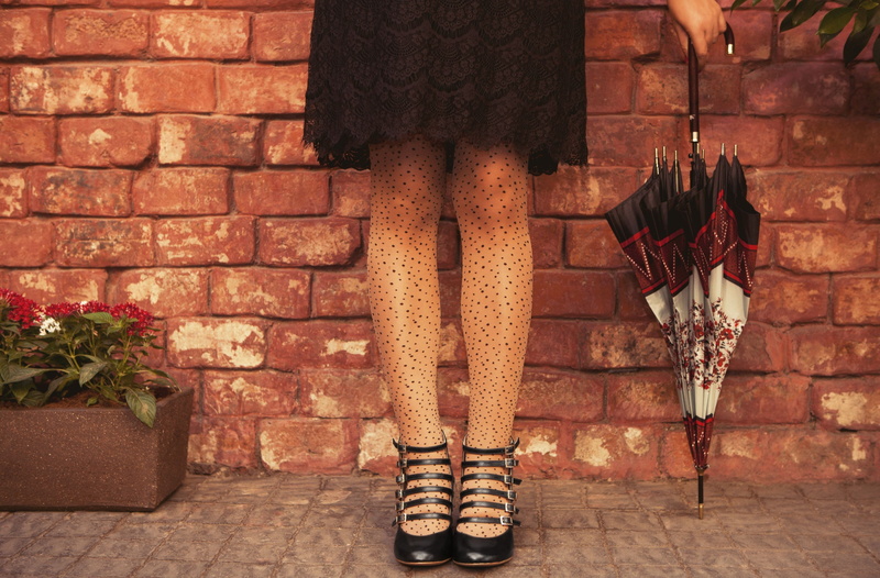 2K, legs, women, stockings, black skirts, umbrella