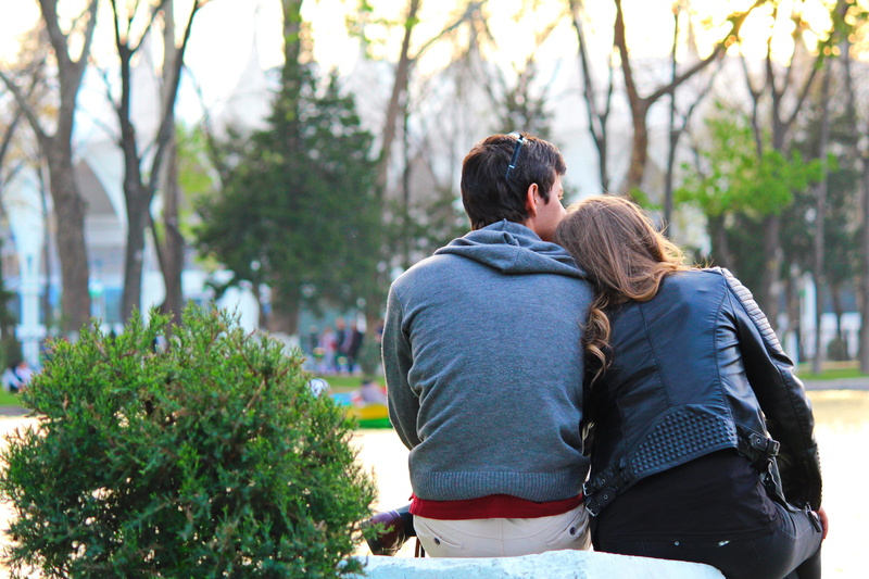 tree, anitanola, love, bonding, 5K, women, outdoors, guy, arm around, emotion, tashkent, tenderness, casual clothing, real people, nature, men, each, photoshoot