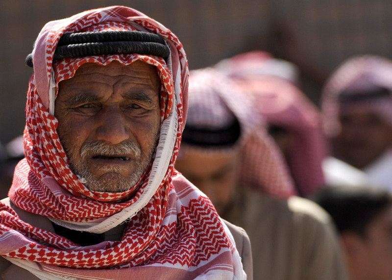 senior adult, persons, islam, man, women, body part, belief, keffiyeh, men, red, elderly, people, clothing, kufiya, human body part, religion, white, older