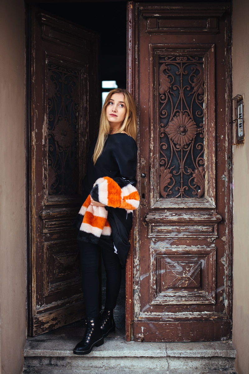 real people, doorway, model, standing, architecture, young women, beautiful woman, outdoors, building exterior, street fashion, young, door, one person