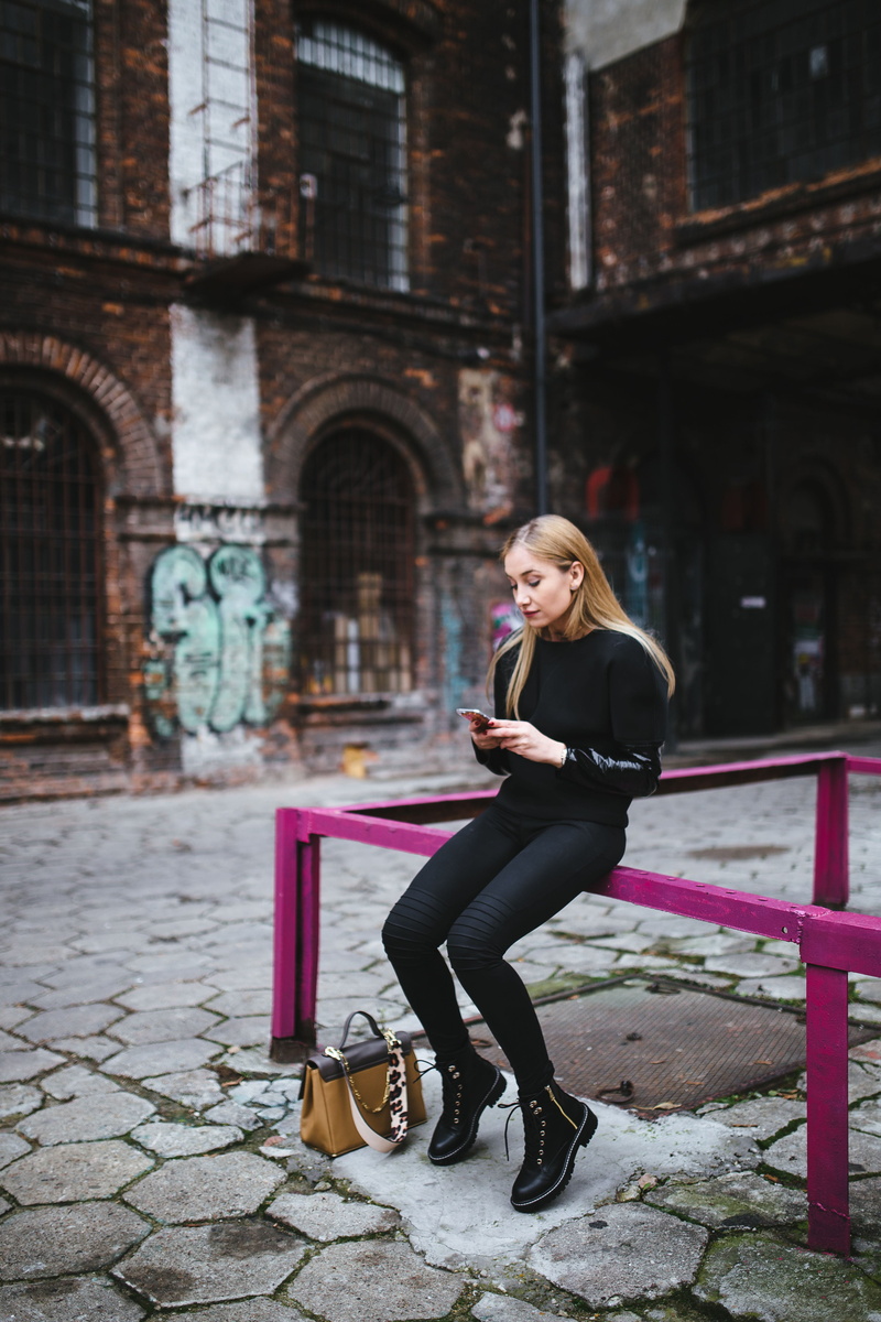 fashion, pretty, caucasian, woman, one person, blond, Europe, women, young, real people, built structure, street fashion, beauty, young adult, sitting