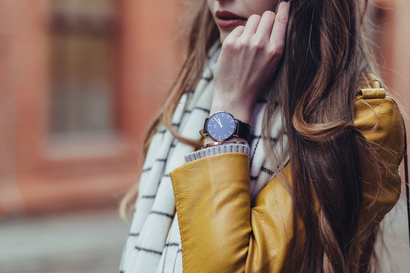 fashion, blogger, black, wrist, bracelet, hair, outdoors, one person, standing, leather, casual clothing, young adult, leisure activity, city, wearing