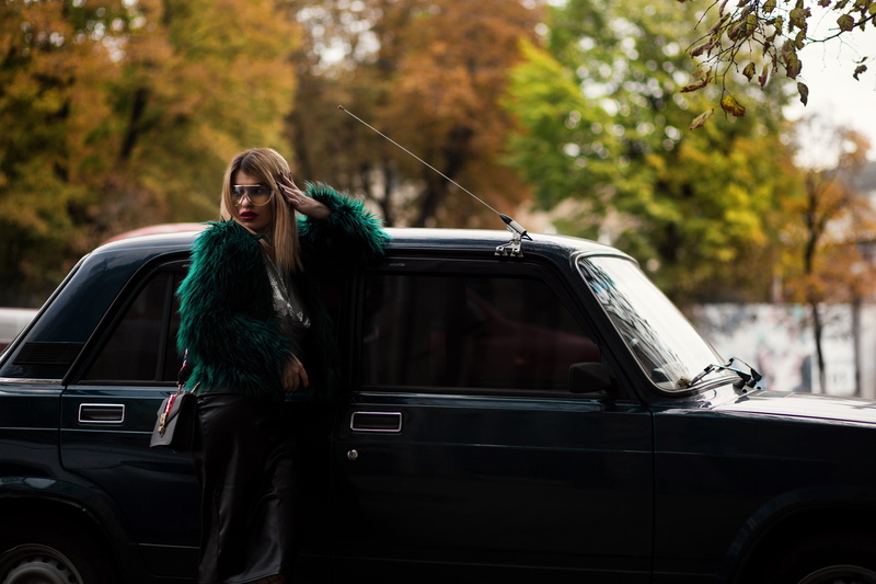 real people, blond, fashion, fancy, driver, motor vehicle, blogger, car door, beautiful woman, details, photoshoot, old car, car, portrait, lifestyle, girl