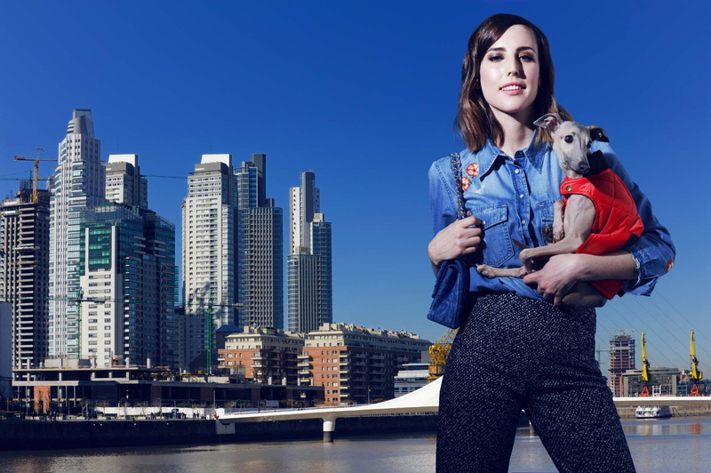 Natalia de Molina, 1080P, City, Actresses, Celebrity, Girl, Pet, Actress, Brunette, Spanish, Dog, Woman