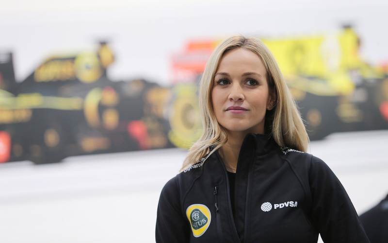 responsibility, focus on foreground, Carmen Jordá, hair, Lotus, 4K, working, front view, Formula 1, women, transportation, young women, Driver, PDVSA