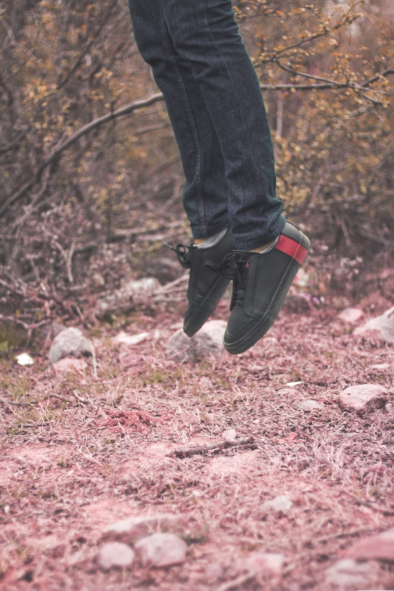 human limb, leisure activity, alloy wheel, body part, 5K, casual clothing, apparel, shoe, tree, road, clothing, gravel, human, human leg, outdoors, real people