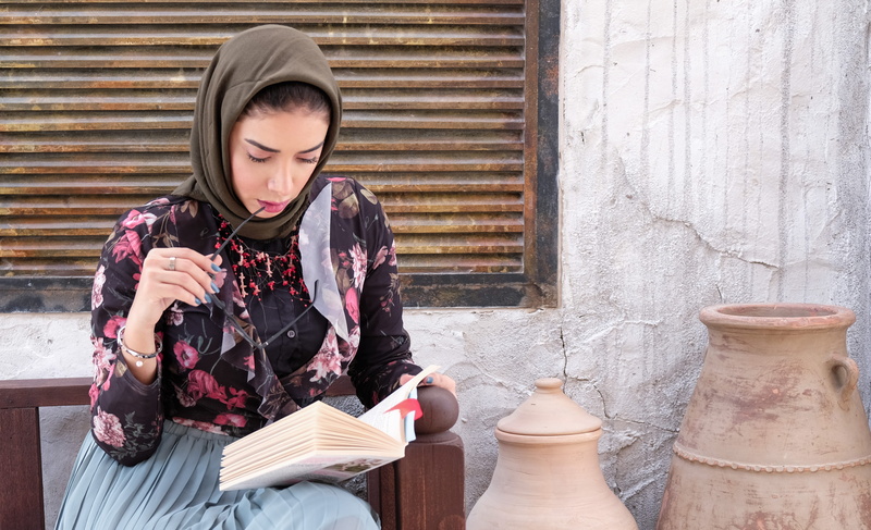 pottery, person, activity, 4K, book, girls, one person, woman, holding, wear, traditional wear, traditional, hijab, girl, headscarf, clothing, females