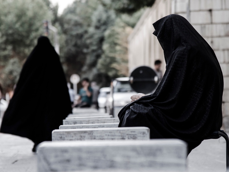 adult, hood - clothing, belief, daytime, day, architecture, middle Eastern Ethnicity, men, people, religion, woman, incidental people, hijab, black, selective focus