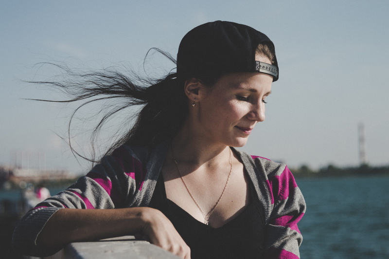 one person, smile, beautiful, 5K, water, leisure, windy, looking, standing, ocean, wearing, summer, snapback, lifestyles, leisure activity, beach, hair