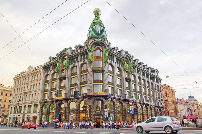crowded, history, building, clouds, blue, scene, mode of transportation, classic, the past, exterior, built structure, travel, district, 2K, transportation