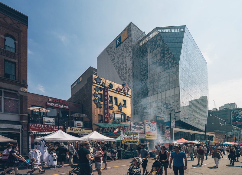 lifestyles, clouds, cityscape, road, shops, people, commerce, blue sky, modern, outdoors, group, market, action, travel destinations, buildings, skyscraper