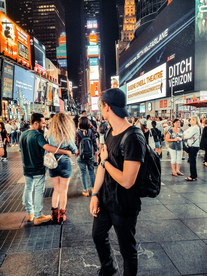 high, architecture, lifestyles, rise, times square, road, crowd, adult, buildings, walking, building exterior, real people, street, city life, text, urban
