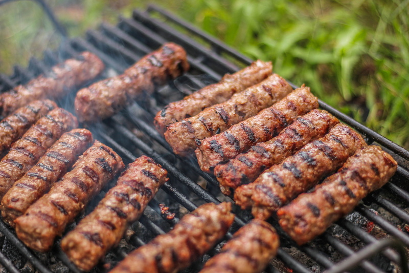flame, grilled meats, meat, grill, summer, snack, outdoors, hot dog, char-grilled, barbecue, nature, dinner, barbecue grill, hamburger, tasty, preparation