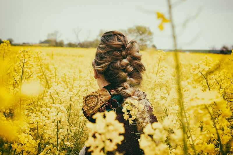 5K, adult, beside, freshness, leisure activity, flower, nature, woman, real people, flowerbed, plant, growth, female, hair, hairstyle, one person, day