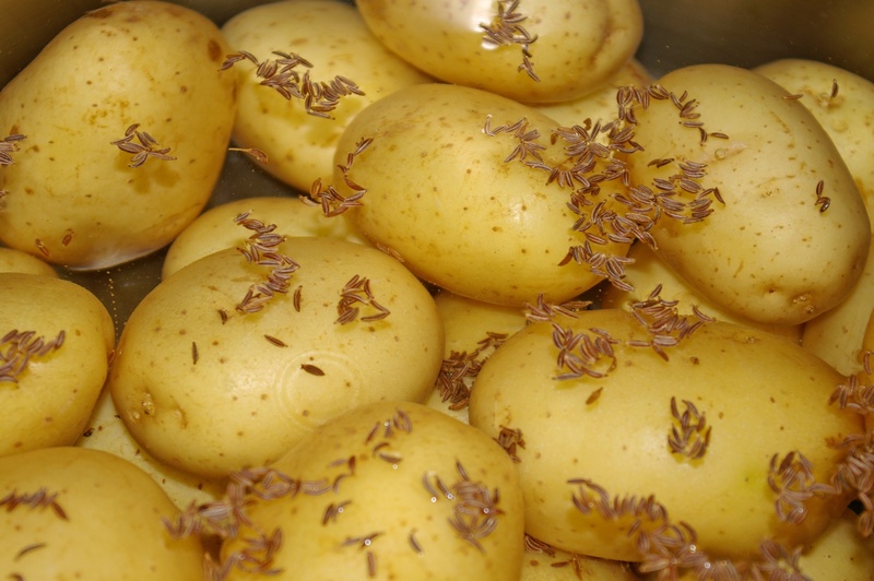 2K, party, enjoy, potato salad, feed, group of objects, potato, full frame, celebration, cooked, vitamins, healthy eating, freshness, indoors, cook, no people