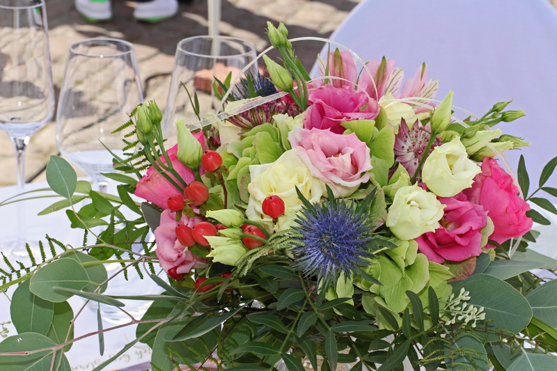 bouquet, flower arrangement, green color, eat, no people, table decorations, day, party, flower head, outdoors, decoration, fragility, flower, freshness