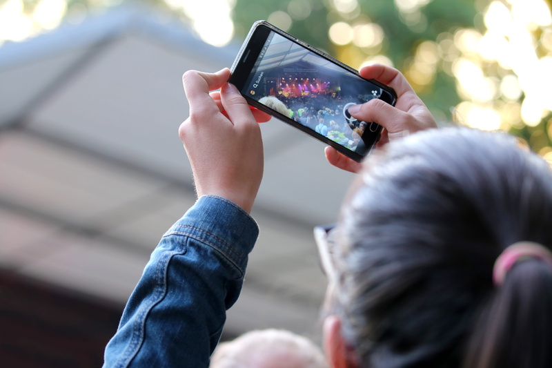 portable information device, smart phone, electronic, human body part, mobile phone, take a snapshot, mobile, jeans, festival, technology, wireless technology