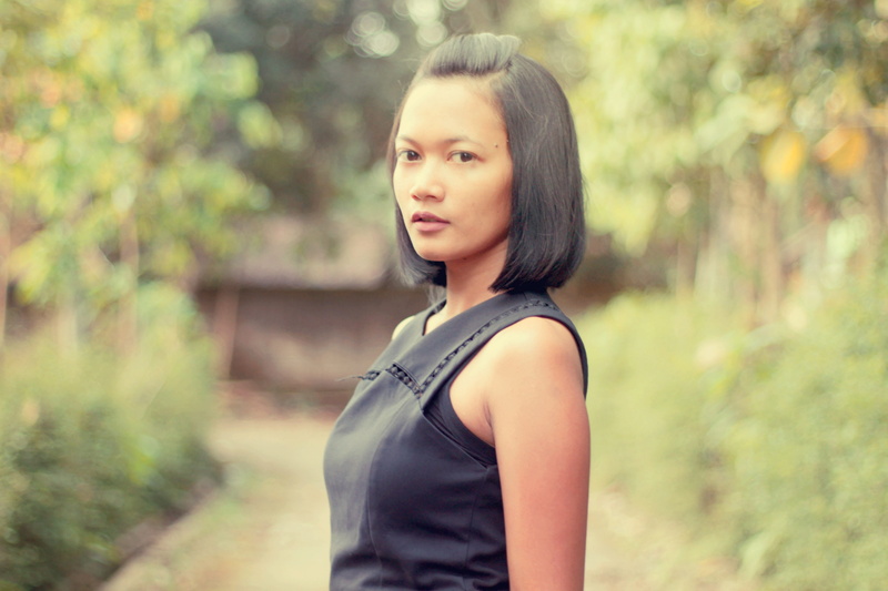 asian, women, tree, focus on foreground, indonesian, profile view, adult, hair, young adult, 5K, happy, one person, outdoors, beautiful woman, portrait