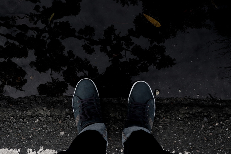 sky, real people, unrecognizable person, foot, body part, street, man, standing, jeans, nature, human foot, land, human body part, human leg, stand, 5K