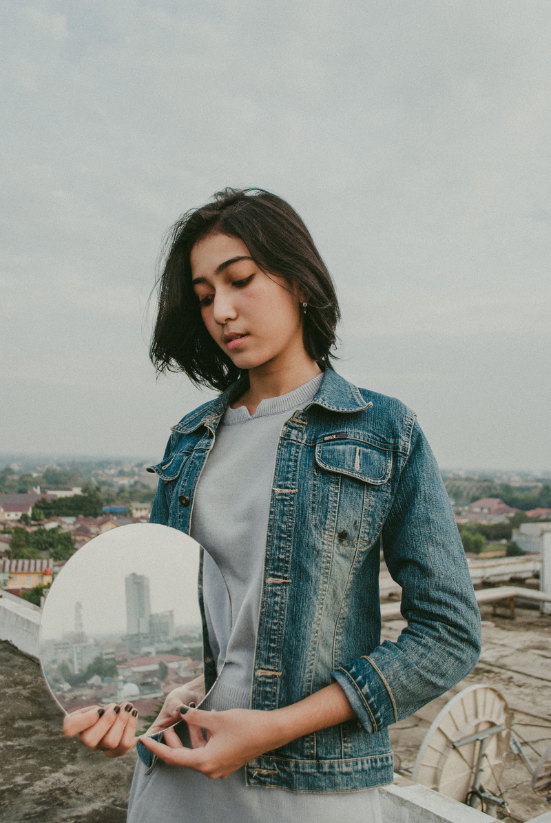 city, hair, nature, day, jeans, young adult, cityscape, casual clothing, beautiful woman, pekanbaru, leisure activity, sky, one person, real people, building exterior