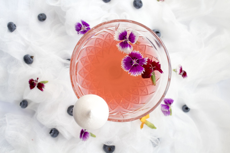 freshness, food and drink, ball, no people, vino, celebrations, directly above, 5K, fruit, indoors, outdoors, drink, sphere, easter egg, celebration, snow
