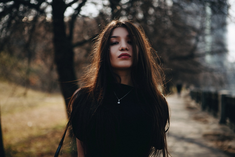 hair, model, posture, posing, cute, young women, standing, woman, tree, wearing, sadness, nature, mystic, plant, focus, warm clothing, hairstyle, teenager