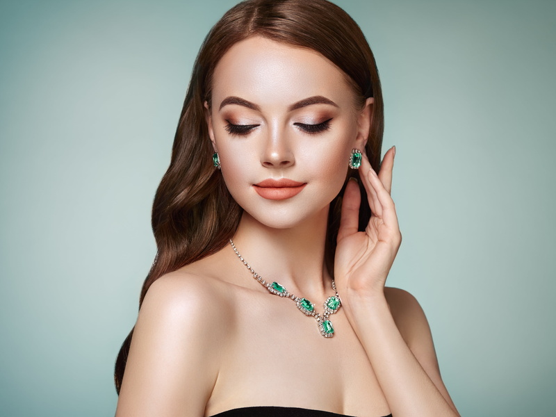 4K, makeup, photo session, earrings, hand, gesture, Oleg Gekman, girl, necklace, style, decoration
