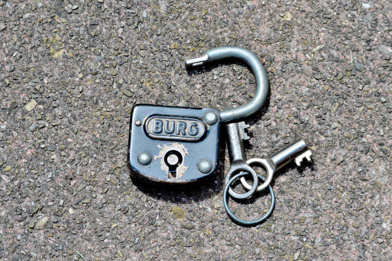 bicycle, single object, still life, metal, Padlock, Security, safety, close-up, lock, wheel, high angle view, protection, nature, land vehicle, unlock