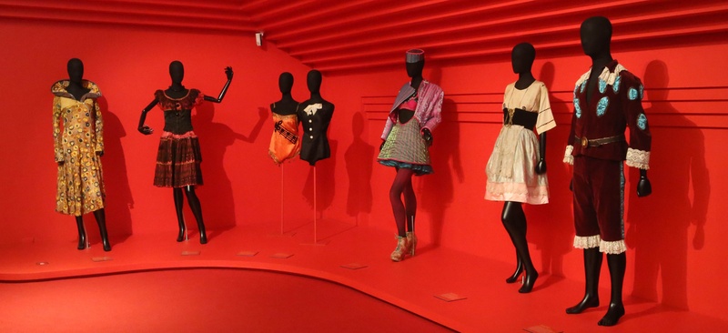 group, manikin, performance, indoors, arts culture and entertainment, mannequin, assorted, group of people, people, medium group of people, color, celebration