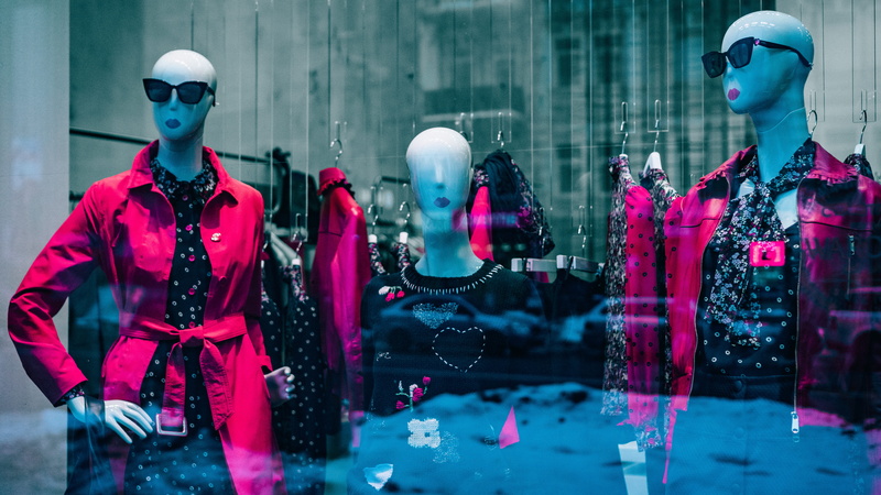 s, group of people, 5K, teal, three, kiev, store, in a row, male likeness, representation, mannequin, human representation, retail display, reflection