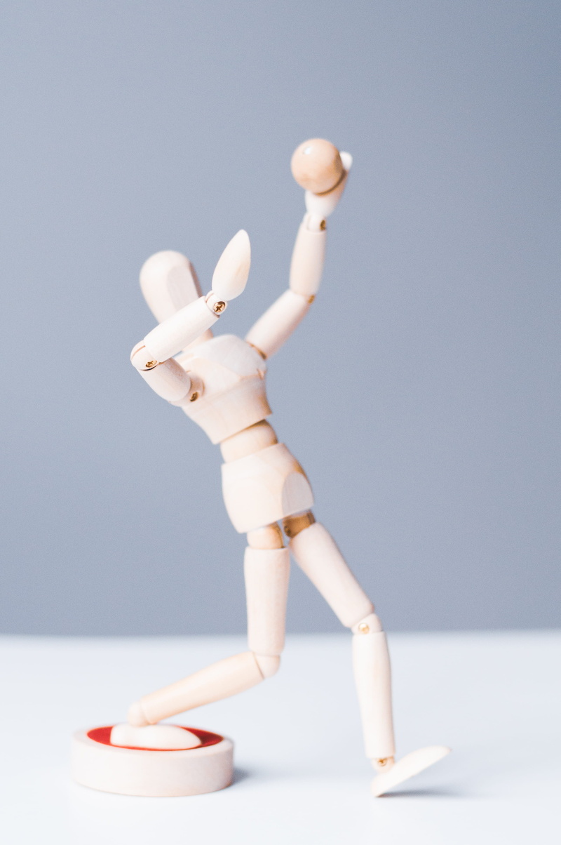 figure, copy space, toy, no people, light, vertical, still life, figurine, craft, mannequin, full length, art and craft, body, wooden, colored background