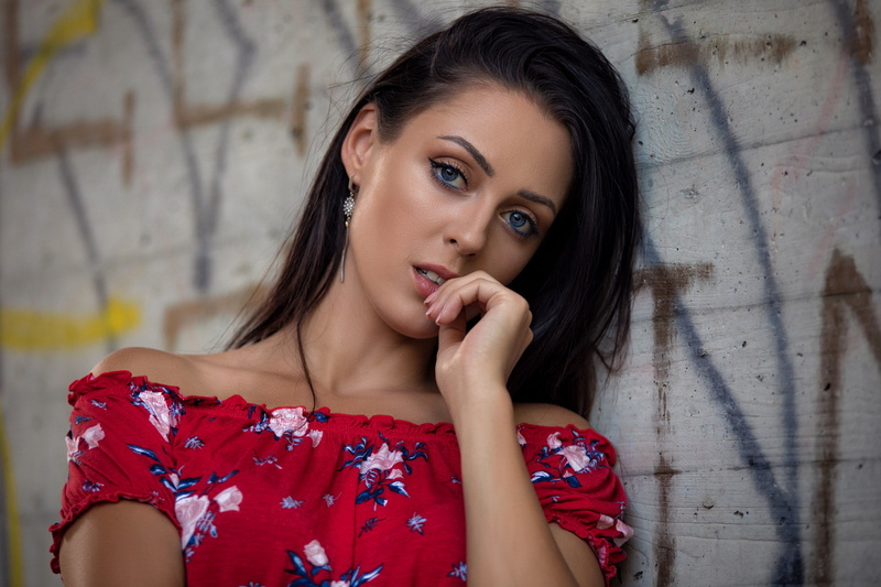 adult, long hair, front view, hair, lifestyles, bare shoulders, finger on lips, depression - sadness, portrait, teenager, blue eyes, real people, young women